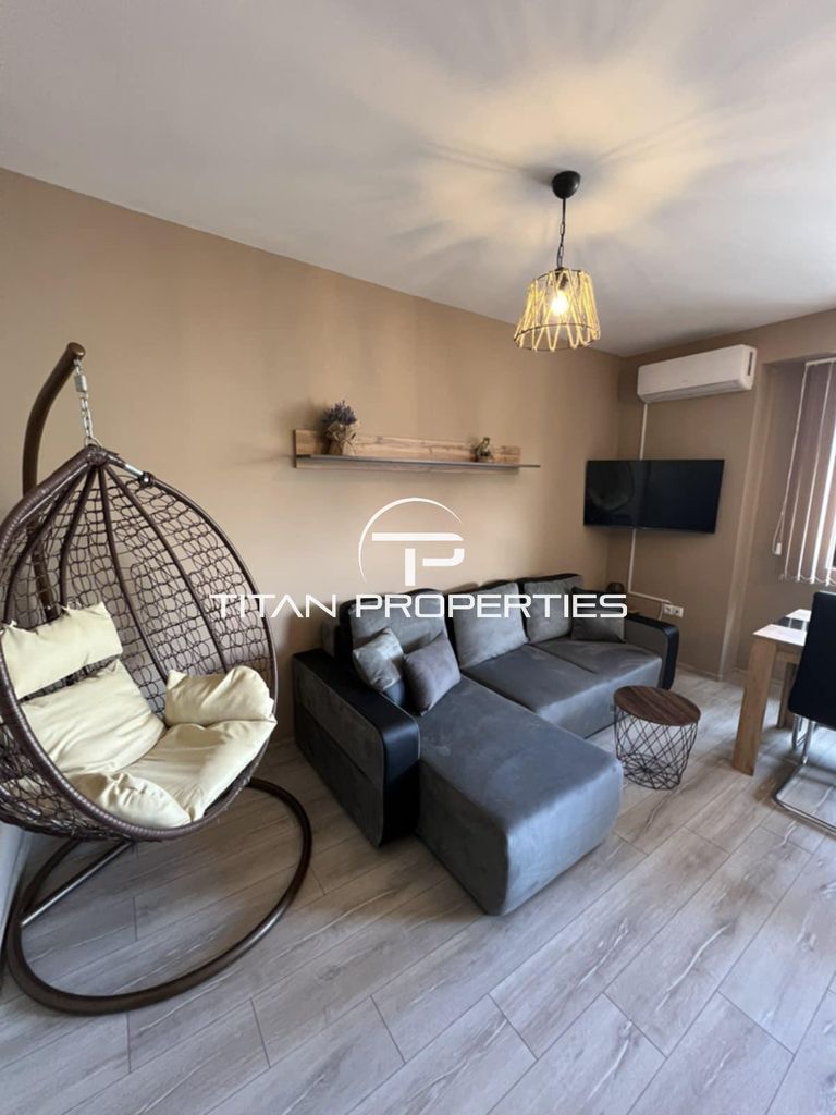Дава се под наем Тристаен апартамент в Варна, Колхозен пазар - 80 кв.м за 650 € - Снимка #1