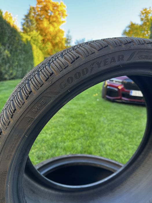 ЗИМНИ *** Goodyear UltraGrip Performance 3