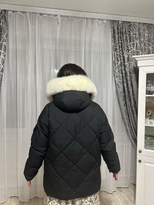 Продам зимнюю куртку + 1 куртку длиную зимнюю отдам в подарок!!!