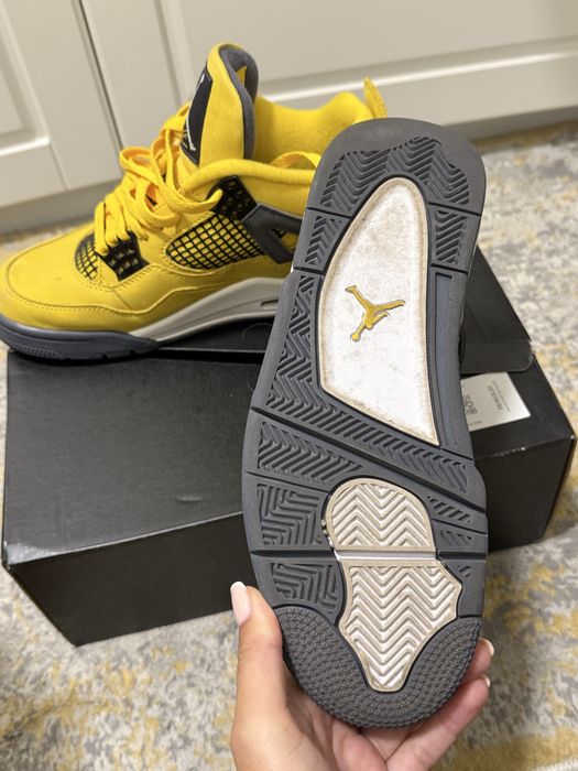 Jordan 4 Retro Lightning