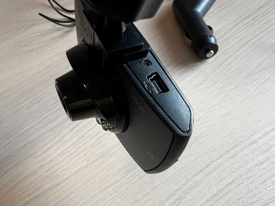 Camera bord masina + card memorie 16 GB SONY, FULL HD, suport parbriz