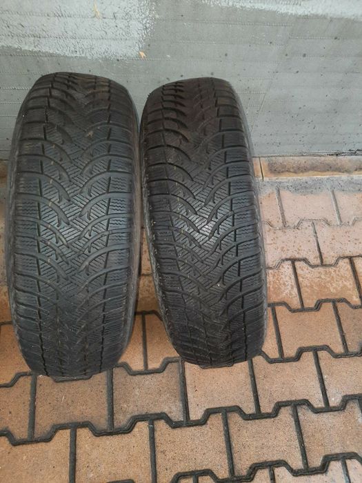 2 нови зимни гуми 195/65/15 Michelin