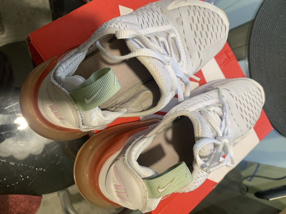 Продавам оригинални маратонки NIKE AIR MAX 270