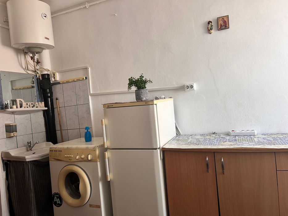 Garsonieră de vânzare