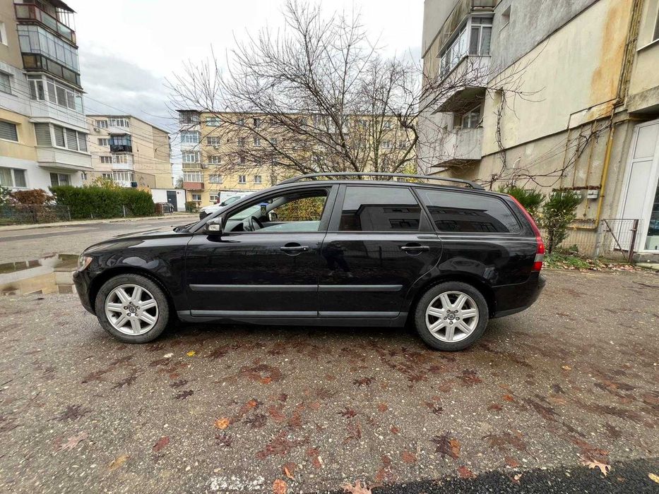 Vand Volvo V50 pentru dezmembrari complet