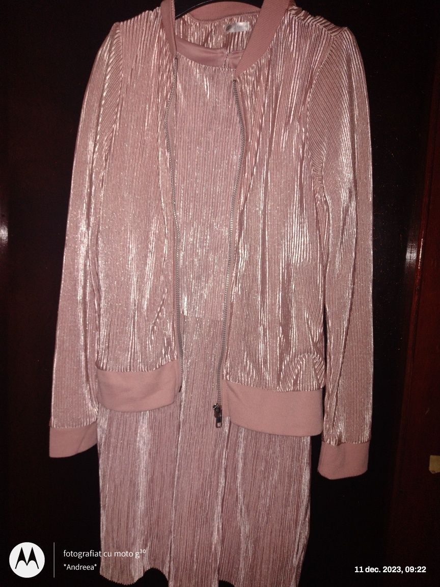 Rochiță roz murdar/ jacheta, mărimea 134