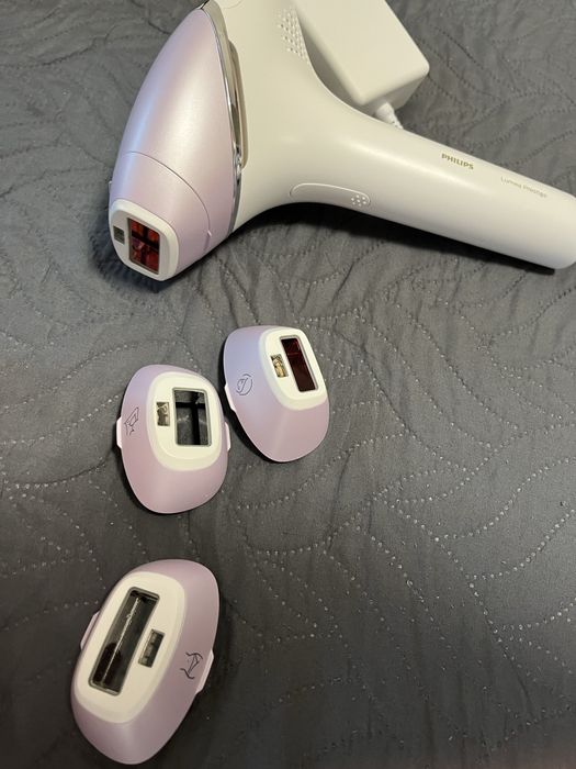 В гаранция (18.11.2025) Фотоепилатор Philips Lumea Prestige BRI947/00