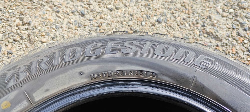 Шины Б/У Зимние 235/60 R17