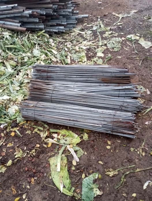Продавам поцинковани пеобразНи колове за лозя малини домати огради тел