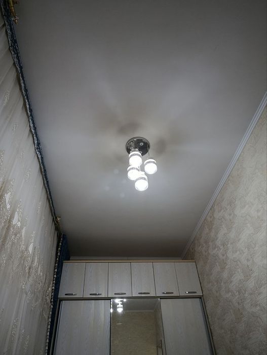 Люстра срочно сотилади