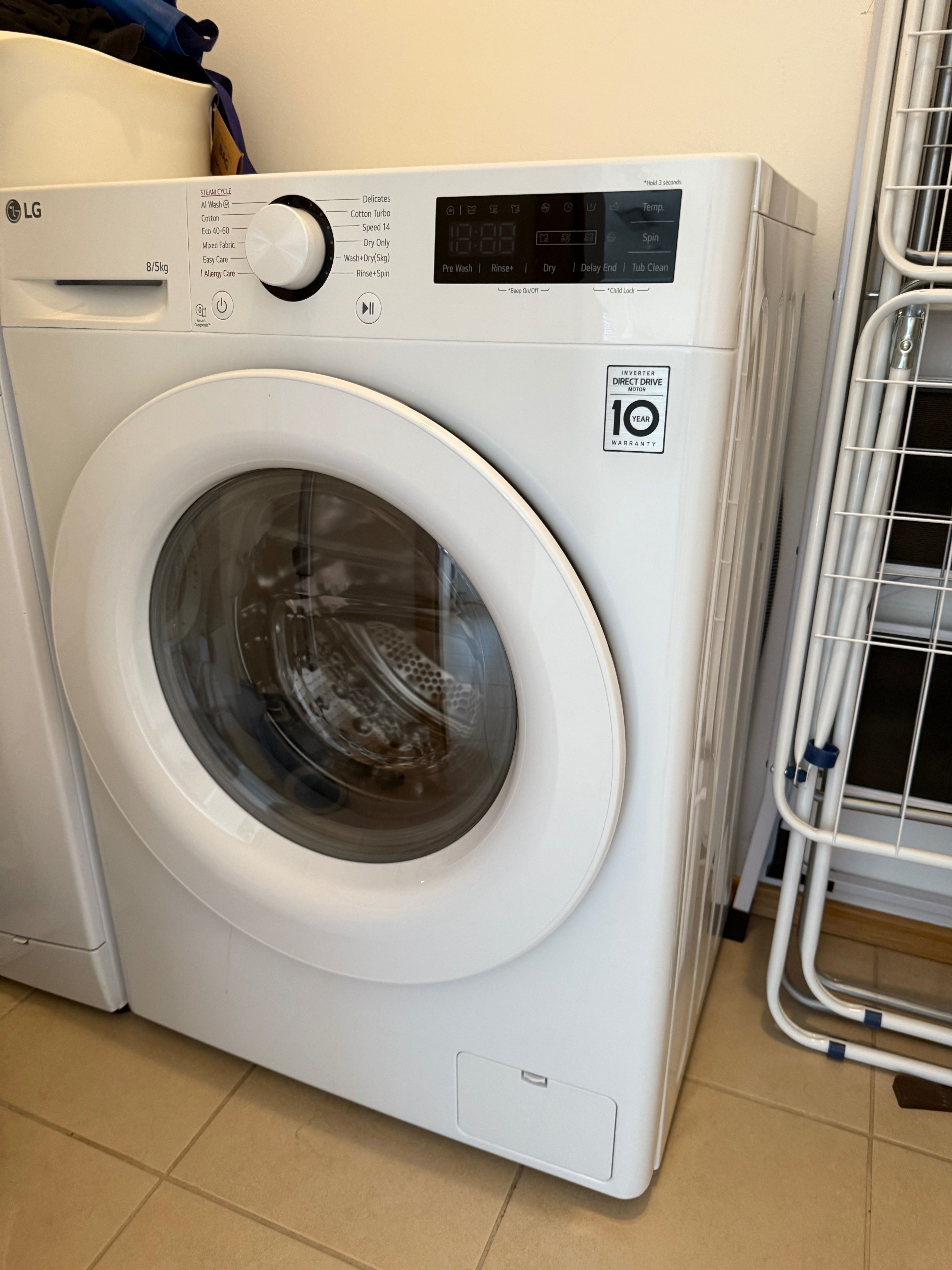 Пералня със сушилня LG F2DR508SWW