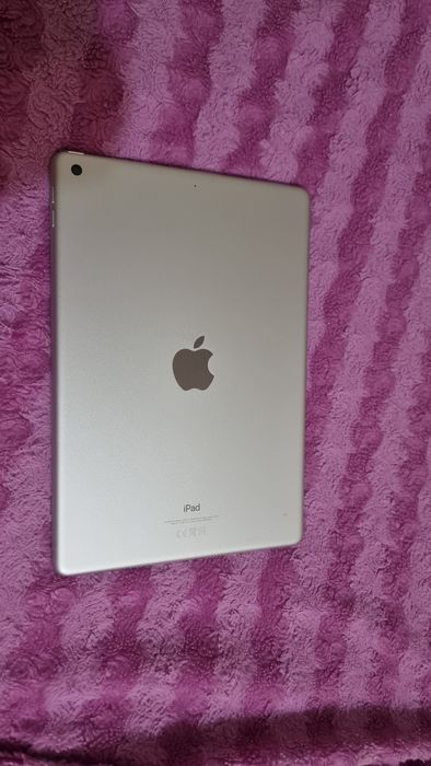 Продам срочно Ipad 10.2