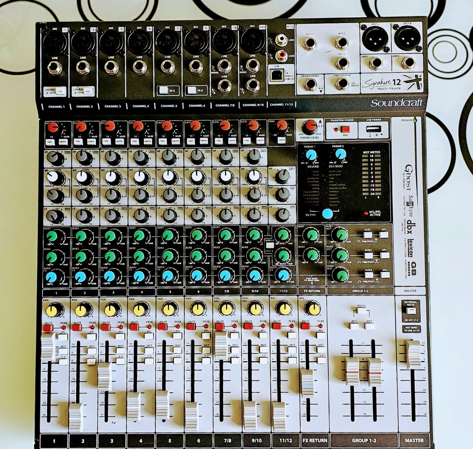 Mixer audio Soundcraft 12 canale sunet de exceptie