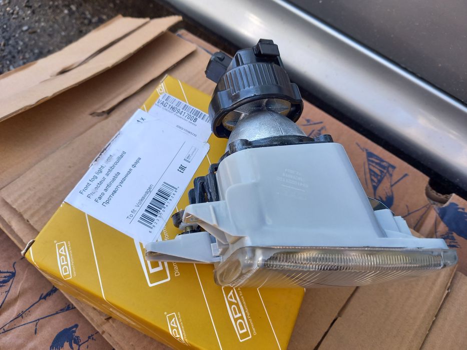 Proiector dreapta VW Golf 3 / Vento