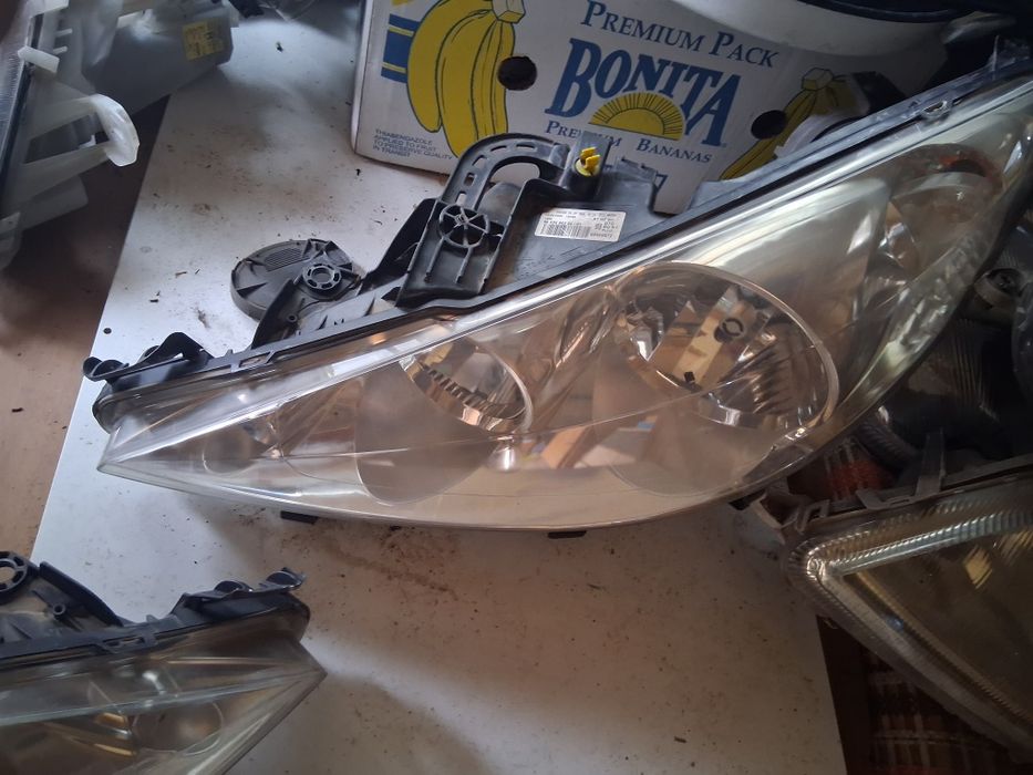 Фарове фар peugeot 207 пежо 207