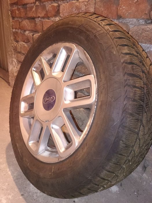 4 броя зимни гуми 195/65/15 + алуминиеви оригинални джанти