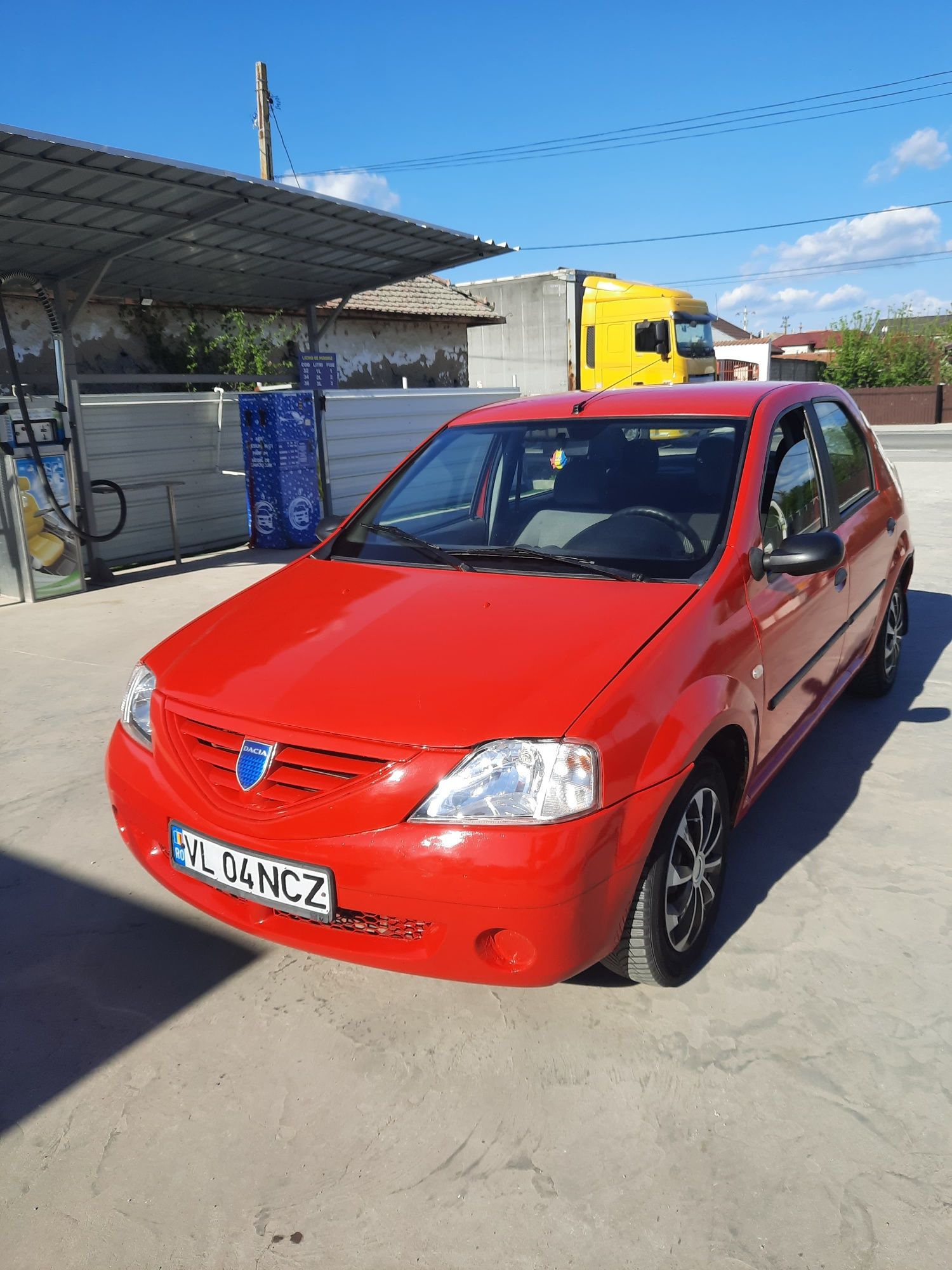 Vand sau schimb dacia logan