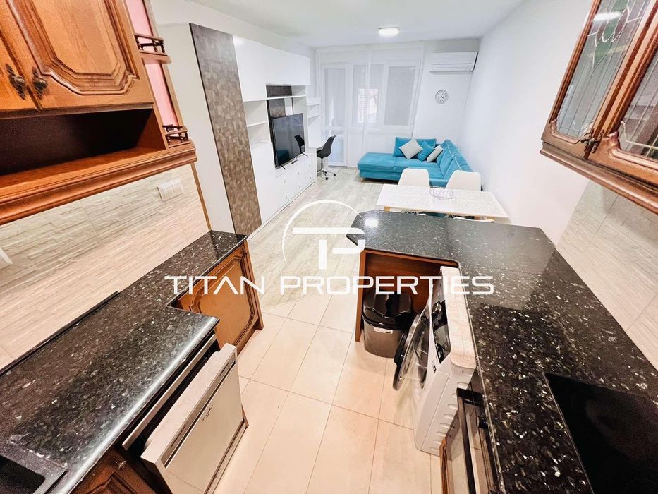 Дава се под наем Тристаен апартамент в Бургас, Възраждане - 82 кв.м за 612 € - Снимка #2