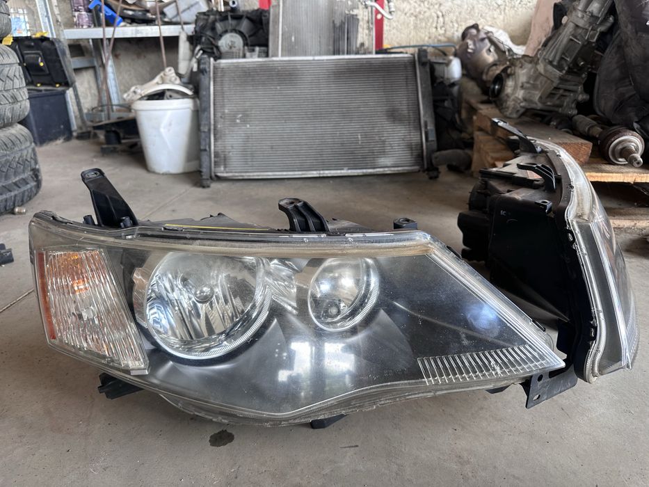 Фарове ксенон Мицубиши Аутлендър 2007-2010