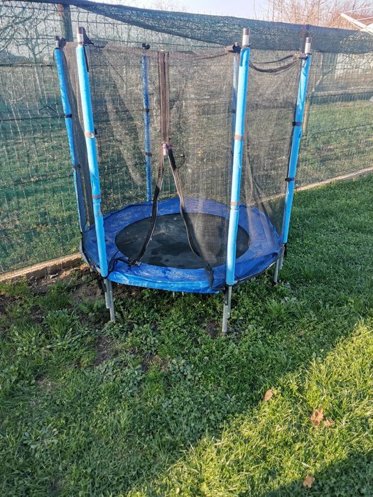 De vânzare trambulina