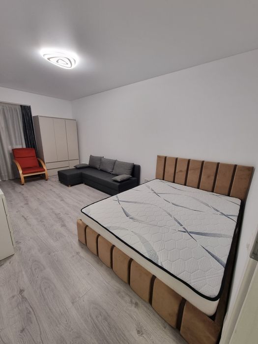 Inchiriez garsoniera bloc nou