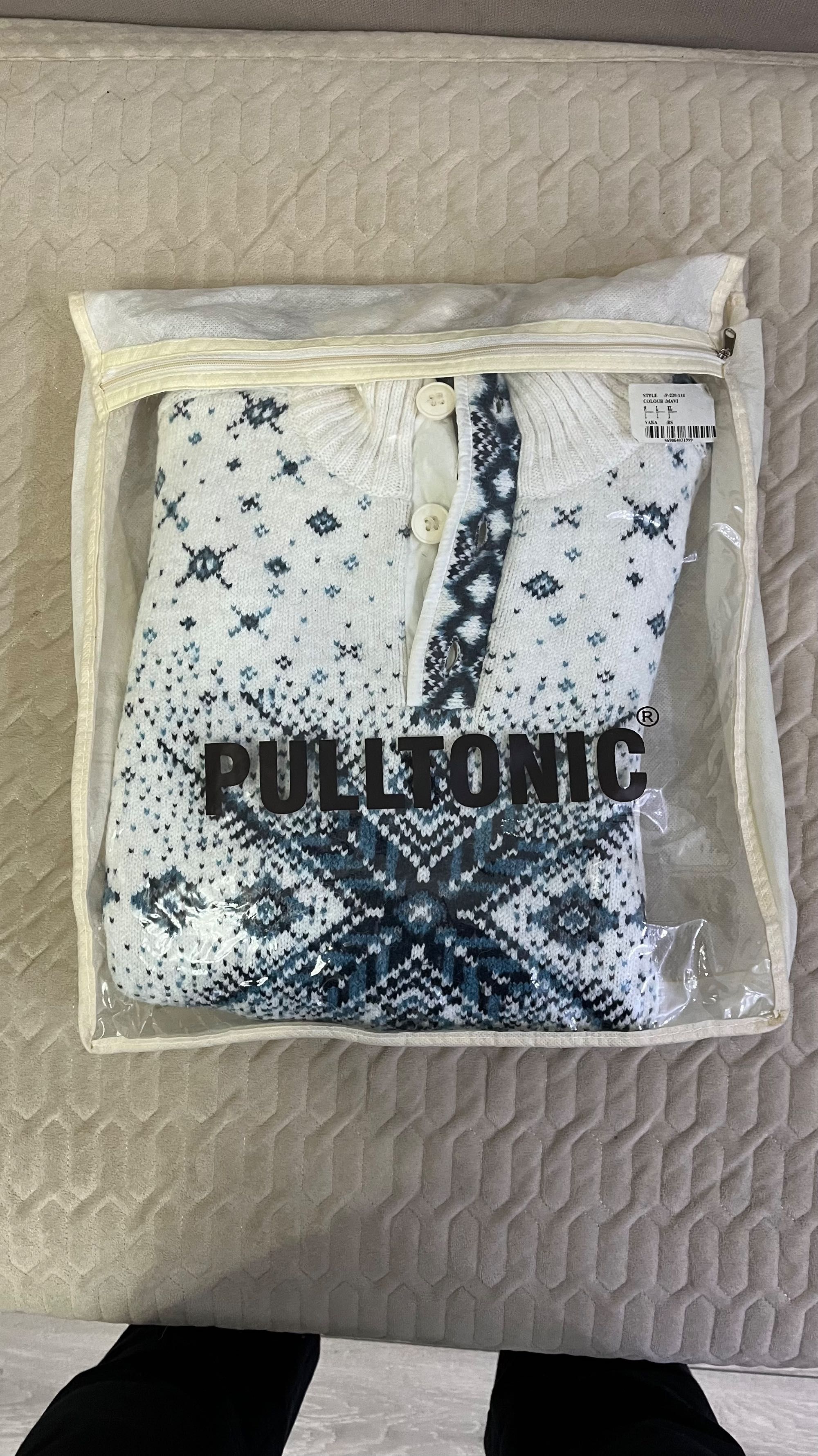 Свитер Pulltonic (XL)