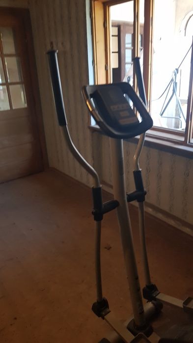 Cross trainer, crosstrainer