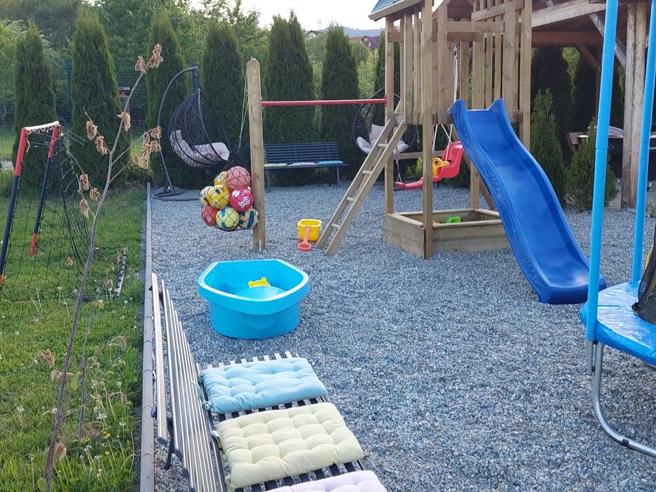 cabana casa dia are și loc de joaca,ideal ptr evenimente