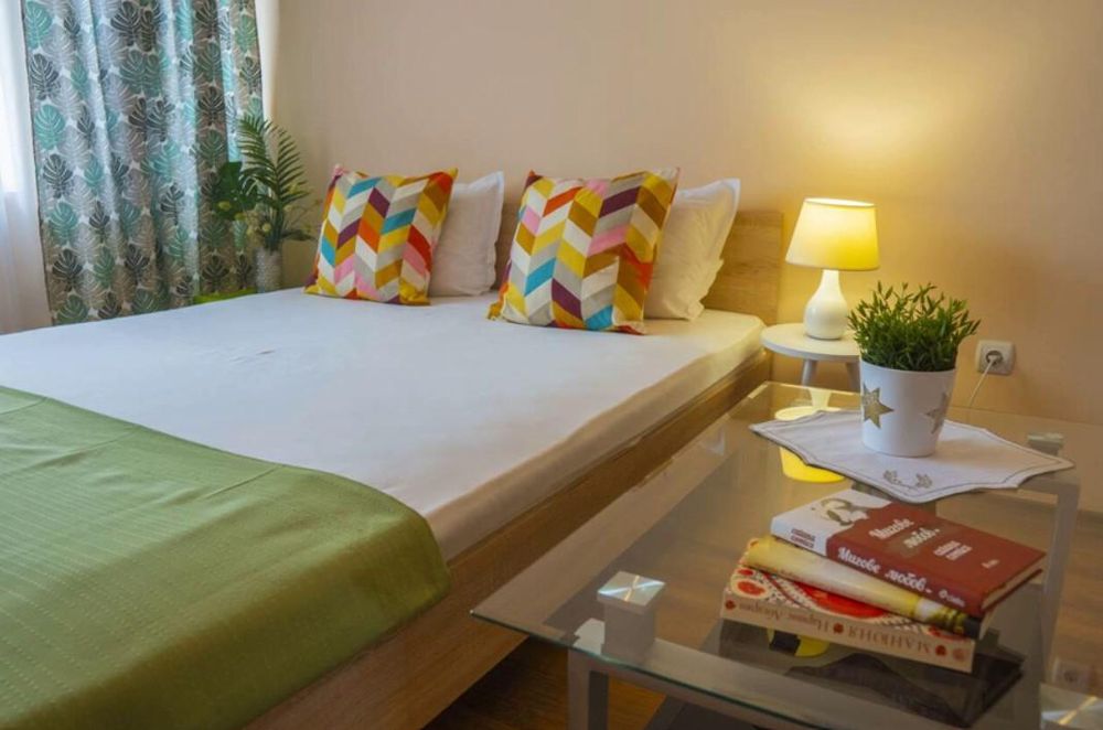 Дава се под наем Едностаен апартамент в Бургас, Лазур - 27 кв.м за 280.5 € - Снимка #1