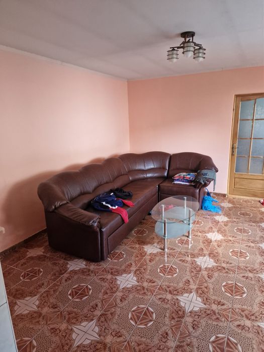 Casă de vânzare în comuna Dumbrăvița