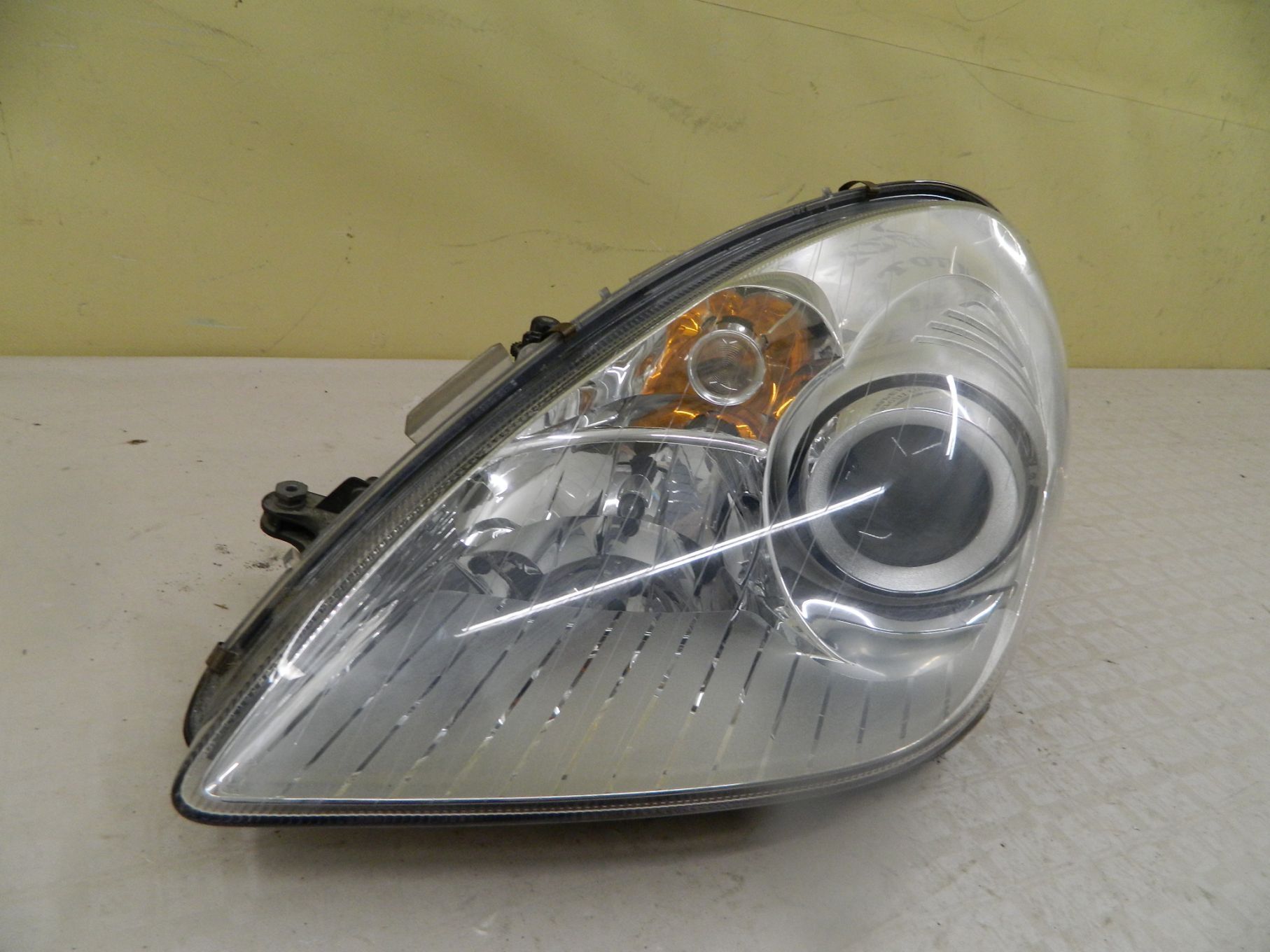 Far stanga Mercedes SLK R171 Halogen, 2004, 2005, 2006, 2007, 2008, 2009, 2010, 2011.