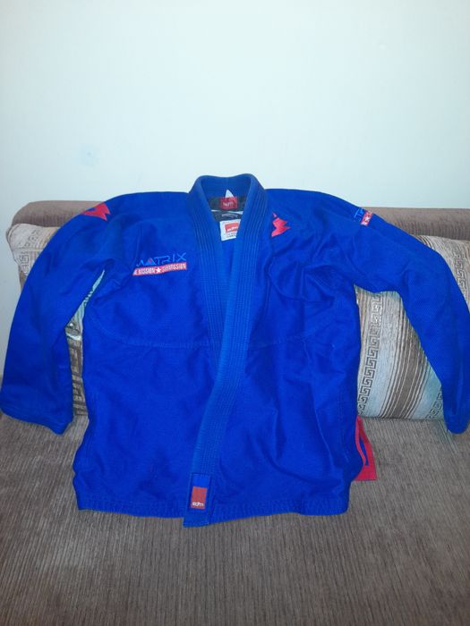 Продам Кимоно три комплекта.