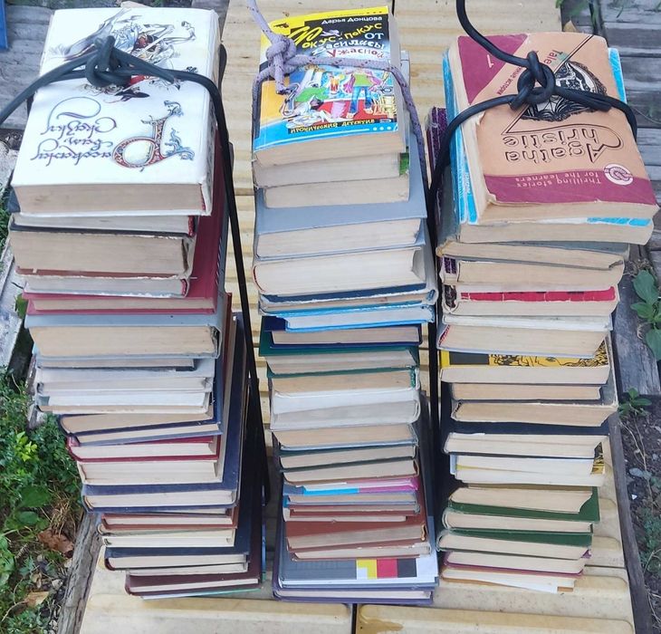 Книги разных жанров в хорошем состоянии.