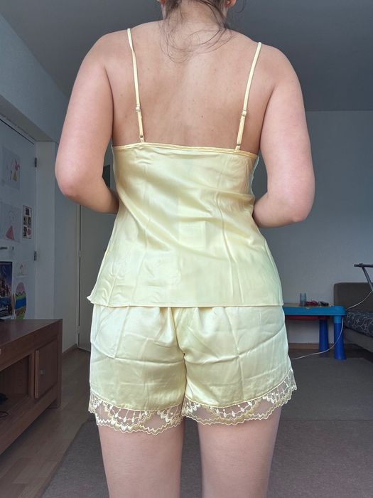 Сатенена жълта пижама Hunkemöller