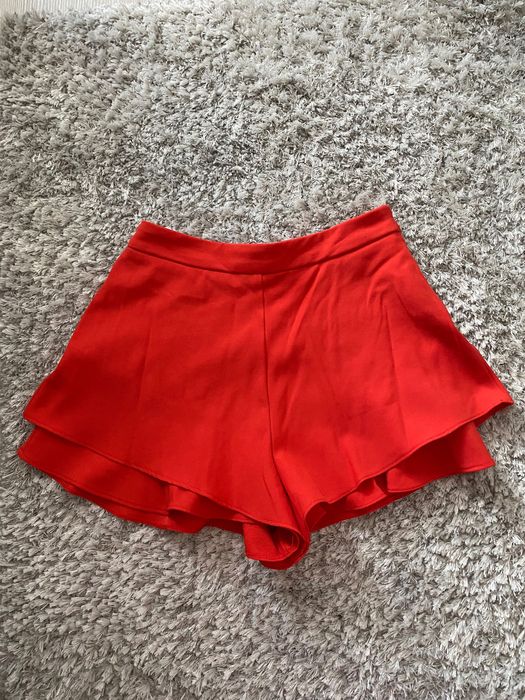 Pantaloni scurti cu talie inalta