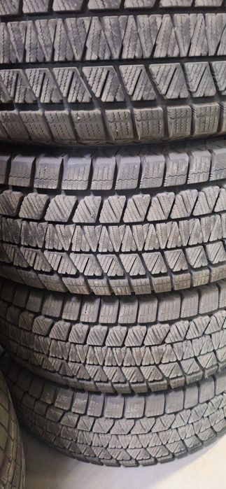 Продам Резину 264/65 17