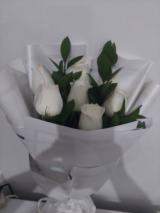 Букет свежий 7 штук отдам дёшево