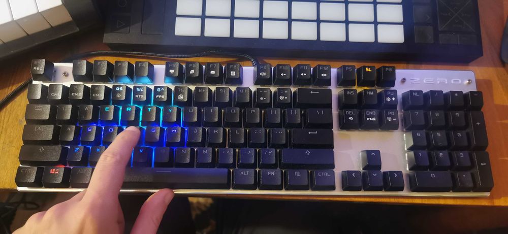 Tastatura mecanica zero e-sport gaming gear x08