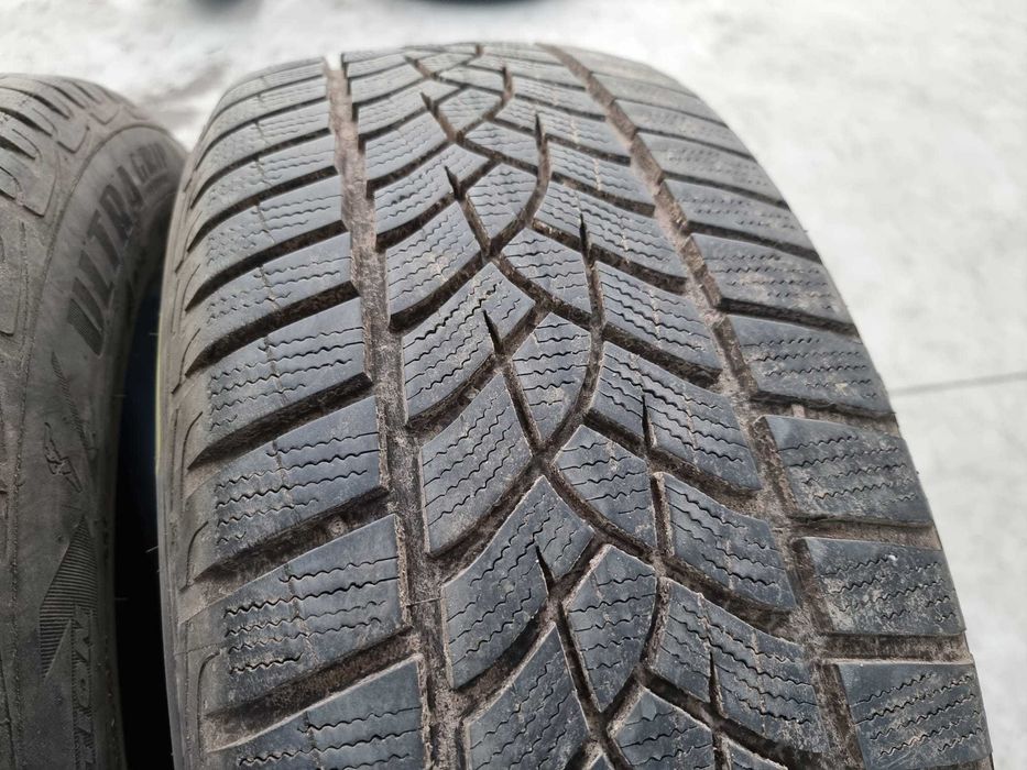 2 Anvelope de IARNA 215.55.17 'GOODYEAR' ; stare buna