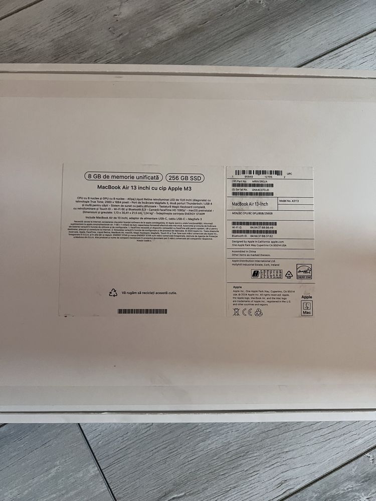 MacBook Air 13 M3 8GB 256GB SSD ca nou, garantie, 100% baterie