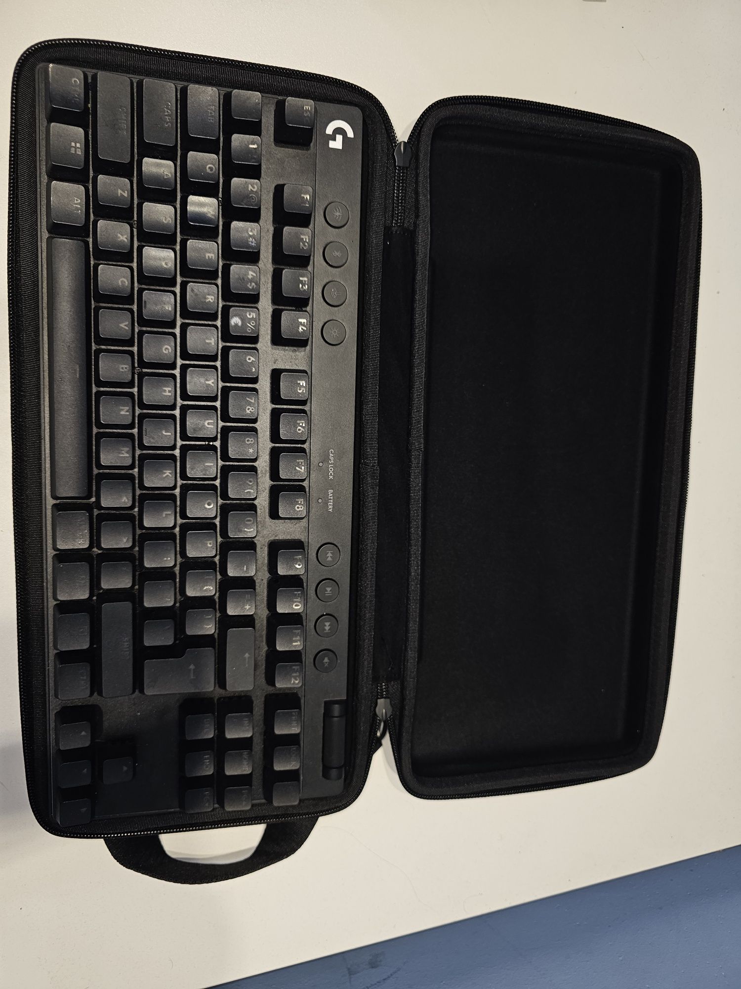 Продам клавиатуру Logitech G Pro X TKL
