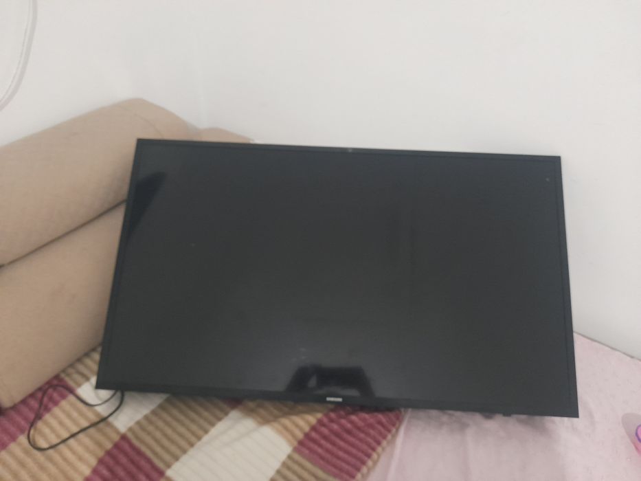 Продам телевизор Самсунг.