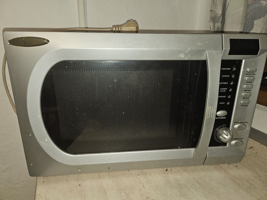 Микровълнова фурна