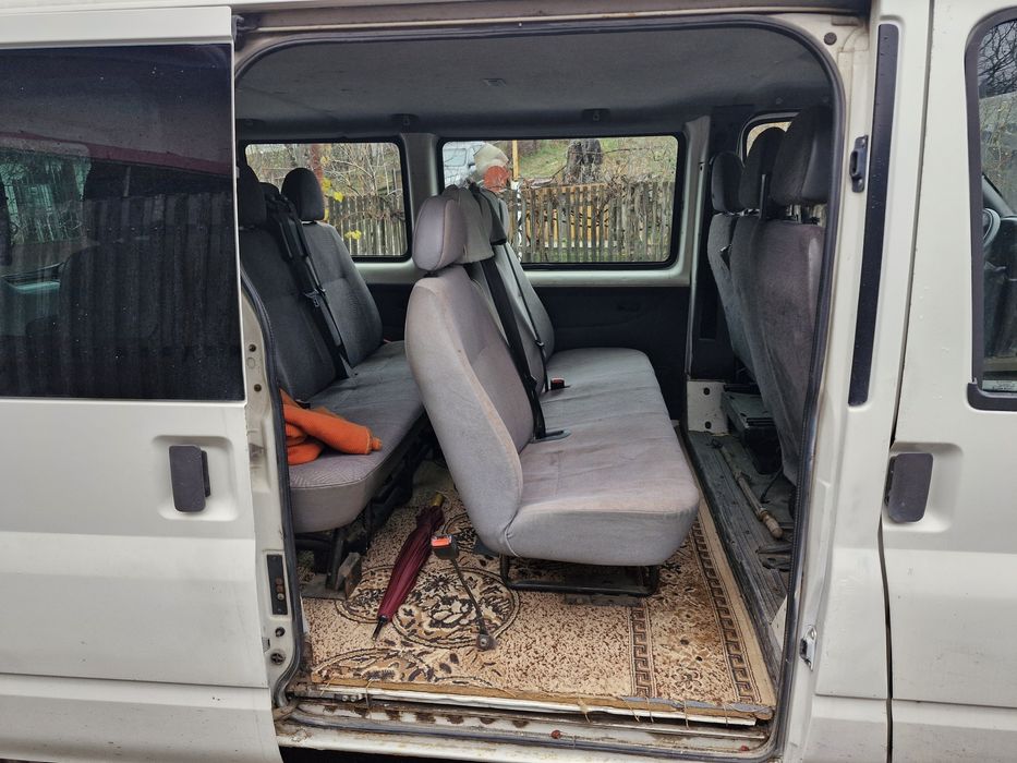 Ford Transit 8+1
