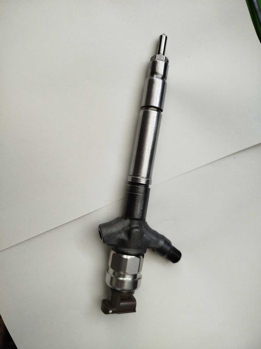 **Оригинална Дюза DENSO TOYOTA 2,2 D4D AVENSIS/Corola Verso/RAV 4 **