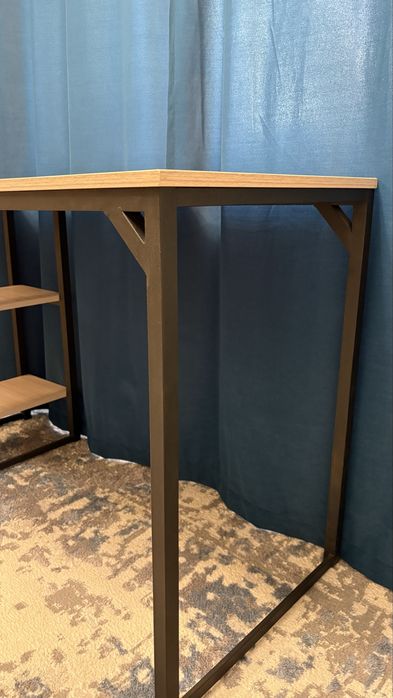 Срочно продам компьютерный стол Zeta