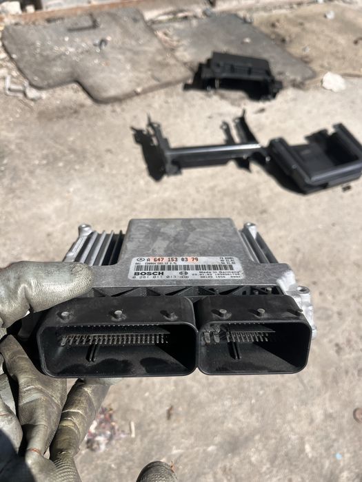 Компютър ECU Mercedes EW211 270 CDI 177 HP