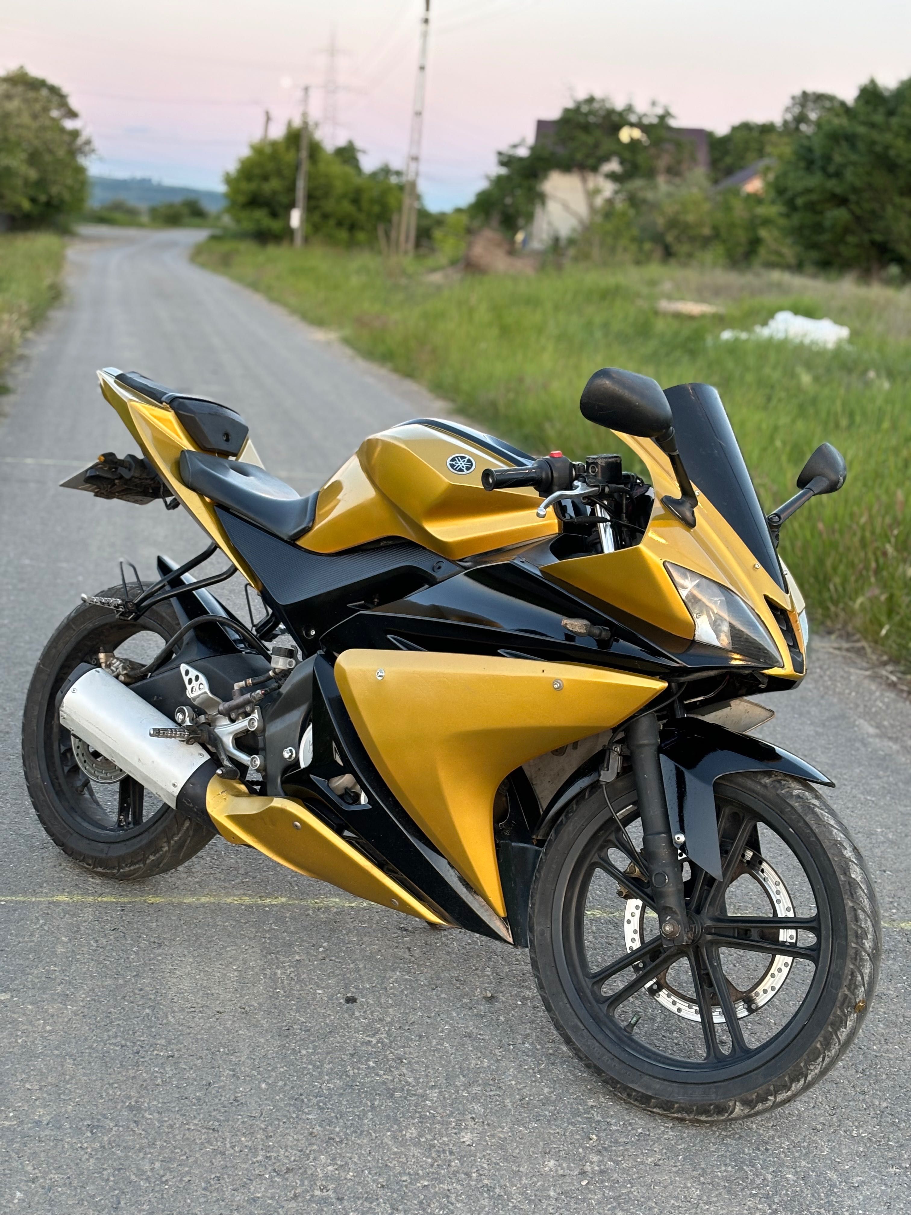 Vând Yamaha yzf R125