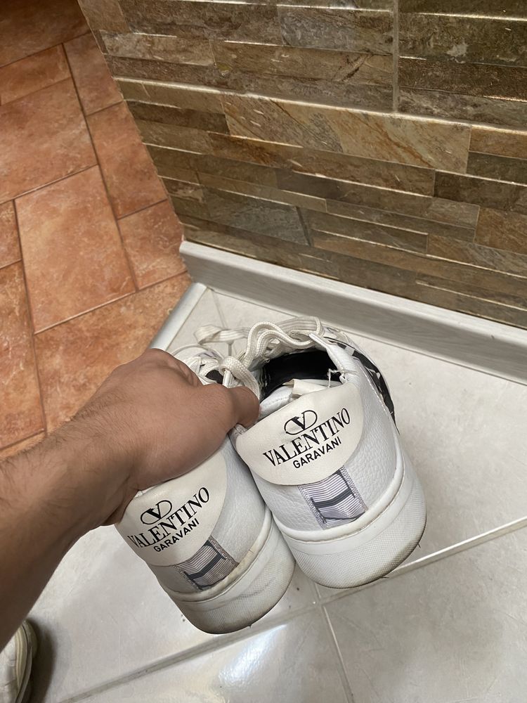 Valentino Garravani обувки