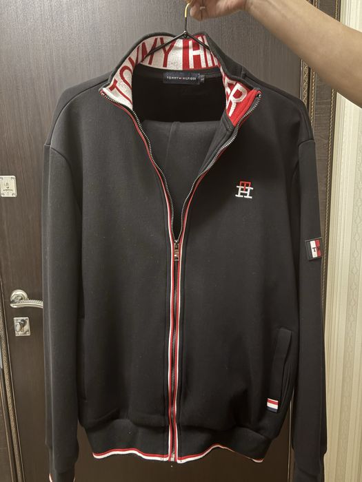 Двойка Tommy Hilfiger